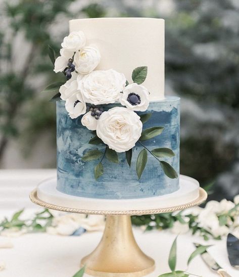 Wedding Cake Dusty Blue, Dusty Blue Wedding Theme, Blue And White Wedding Cake, Blue Wedding Theme, Slate Blue Wedding, Dusty Blue Bridesmaid, Blue And White Wedding, Small Wedding Cakes, Dusty Blue Wedding