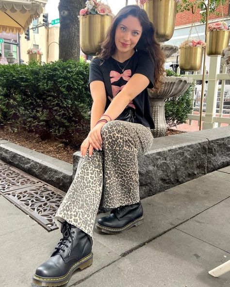 Dr Martens Leona, Martin Shoes, Animal Print Pants, Printed Pants, Dr. Martens, Animal Print, Outfit Inspo, Pants