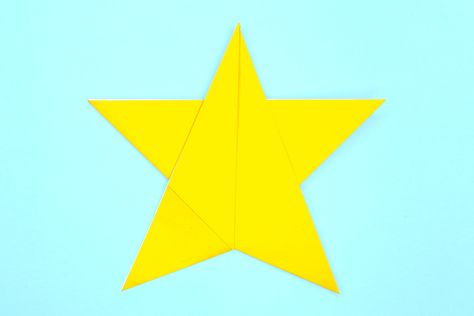 How to Make an Easy Origami Star - Origami Way Star Origami Easy, Origami Stars Step By Step, Easy Origami Star, Kwanzaa Crafts, Arrow Pointing Up, Origami Toys, Star Origami, Origami Star, Origami Bird