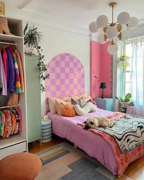 Bedroom Ideas Pastel, 80’s Bedroom, Pastel Bedroom Ideas, Beautiful Dorm Room, Pastel Bedroom, Pastel Home Decor, Bedroom Pictures, Pastel Decor, Preppy Room