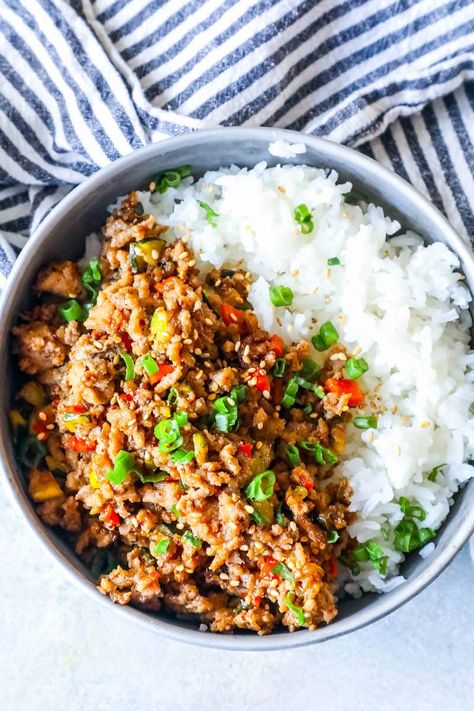 Easy Mongolian Turkey and Rice Bowls Recipe - Sweet Cs Designs Ground Turkey Chinese Recipes, Mongolian Ground Chicken, Ground Turkey Recipes Asian, Mongolian Ground Turkey, Ground Turkey With Rice Recipes, Rice And Turkey Meat Recipes, Healthy Meat Dishes, Spicy Ground Turkey Recipes, Ground Turkey With Rice