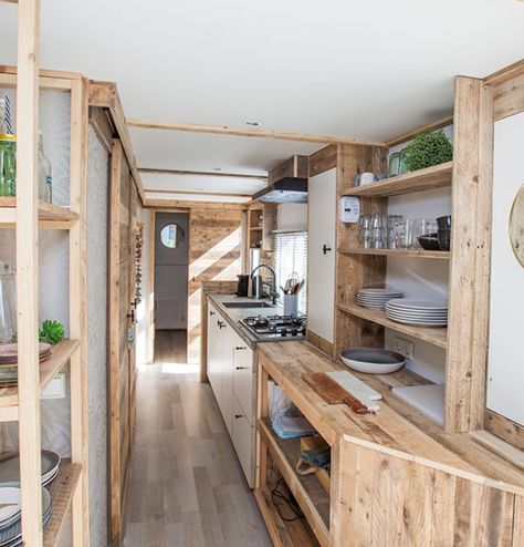 •°•✧ Pinterest - @                      Luke Smith🇮🇪 Static Caravan Exterior Ideas, Glamping Food, Caravan Exterior, Jungle Door, Caravan Interior Makeover, Mobile Home Skirting, Caravan Living, Cottage Tiny House, Shed Tiny House