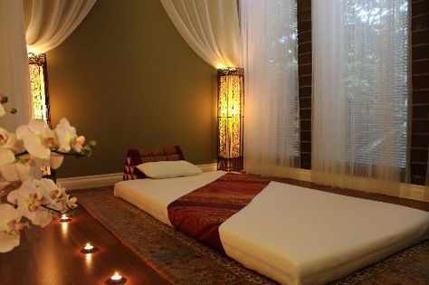 Spa Design Interior, Deco Spa, Massage Room Design, Spa Massage Room, Massage Room Decor, Massage Therapy Rooms, Reiki Room, Spa Room Decor, Spa Rooms