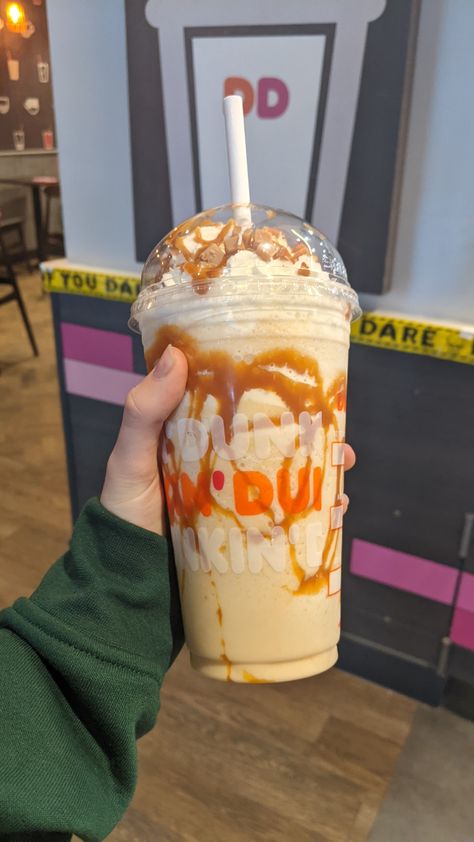 Coffee Dunkin, Frozen Dunkin Drinks, Dunkin Donuts Drinks Caramel, Cool Dunkin Drinks, Dunkin Coffee Aesthetic, Best Dunkin Donuts Iced Coffee Order Caramel, Dunkin’ Donut Drinks, Dunkin Donuts Drinks, Best Dunkin Donuts Drinks