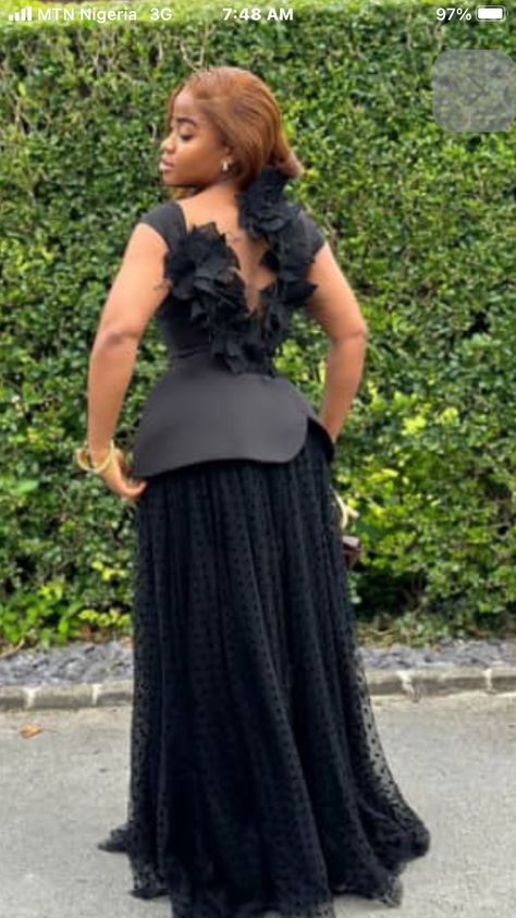 Black Flowy Maxi Dress, Ankara Dress Designs, Modest Dresses Fashion, Chic Dress Classy, Dinner Dress Classy, Modest Dresses Casual, African Fashion Skirts, African Dresses Modern, African Print Dress Designs