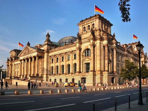 Berlin Reichstag, Berlin Travel, Germany Flag, European Architecture, Couples Poses For Pictures, City Break, Travel Tours, Berlin Germany, Amazing Architecture