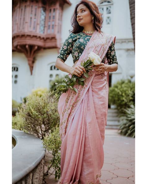 Best women Outfits in 2019 #fashion #style #love #instagood #like #ootd #moda #fashionblogger #model #beauty #photography #photooftheday #follow #beautiful #fashionista #art #instafashion #summer #instagram #cute #picoftheday #makeup Baby Pink Saree, Pink Saree Blouse, Saree Blouse Styles, Saree Blouse Designs Latest, Saree Trends, Contrast Blouse, Fancy Blouses, Elegant Saree, Fancy Blouse Designs