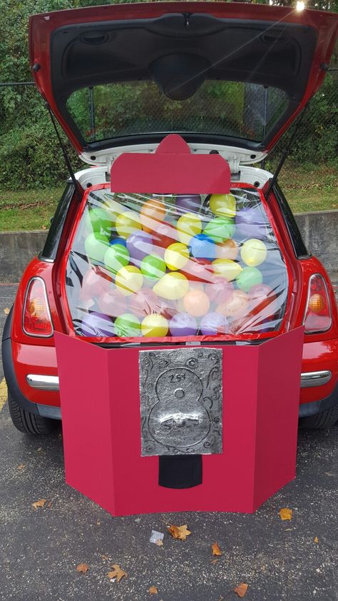 Gumball machine trunk or treat! Halloween Car Decorations, Church Trunk, Trunker Treat Ideas, Trunk Or Treat Ideas, Hallowen Ideas, Diy Crafts For Girls, Harvest Party, Treat Ideas, The Trunk