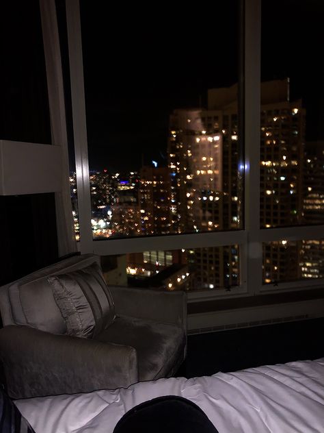 Nyc Hotel View, London Hotel Room View Night, Hotel In Chicago, New York Hotel Aesthetic, City Hotel Aesthetic, Chicago Nightlife Aesthetic, Hotel Stay Aesthetic, Nyc Hotel Aesthetic, New York Hotel Room Aesthetic