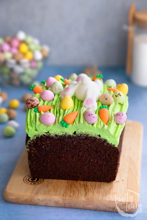 Easter Loaf Cake Easter Meal Ideas, Cake Pops Designs, Easter Baking Ideas, Easter Cake Ideas, Easter Cake Designs, Easter Desserts Cake, Bunny Cake Pops, Cute Easter Desserts, Spring Flavors