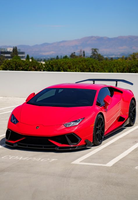 Red Lamborghini Huracan, Sports Car Logos, Dream Cars Lamborghini, Red Lamborghini, Muka Lelaki, Cool Truck Accessories, Luxury Cars Audi, Aesthetic Cool, Ford Mustang Car