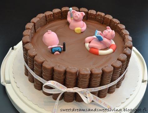 Sweet Dreams and Sweet Living: Swimming pigs Twix cake Pigs In Mud Cake, Mud Recipe, Twix Cake, Piggy Cake, Kitkat Cake, Pool Cake, Barrel Cake, Pig Birthday Cakes, Swimming Pigs