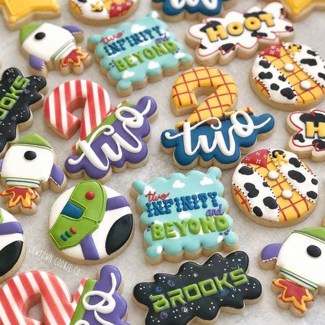 Toy Story Cookies, Toy Story Party Decorations, 2nd Birthday Party For Boys, 2nd Birthday Boys, Toy Story Theme, Second Birthday Ideas, Toy Story Cakes, Boy Birthday Party Themes, 2nd Birthday Party Themes