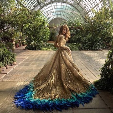 Um, that might be the name but the colors are more peacock than the Bird of Paradise flower...Bird Of Paradise Gown Malyarova Olga, Royalty Clothing, Golden Peacock, Garden Venue, Peacock Dress, Haute Couture Dresses, Fantasy Gowns, Fantasy Dress, Gorgeous Gowns