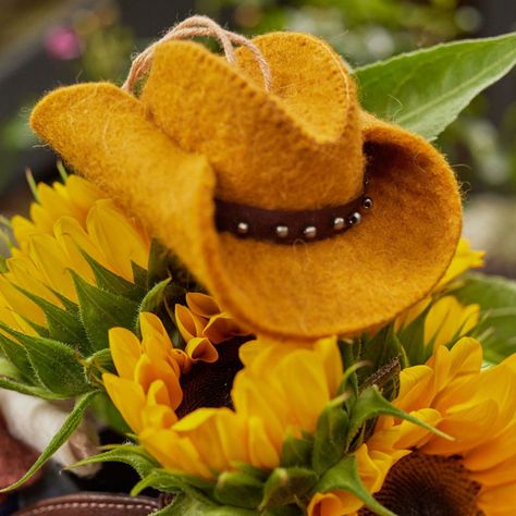 Hand Felted Yellow Brown Cowboy Hat Ornament – Craftspring Cowboy Thanksgiving, Brown Cowboy Hat, Classic Cowboy, Felt Cowboy Hats, Cowboy Christmas, Yee Haw, Snowman Crafts, Diy Crafts For Home Decor, Hand Felted