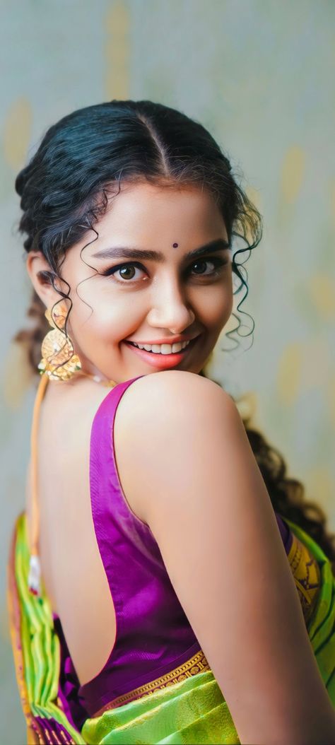 Anupama Parameswaran Anupama Parameswaran Cute Face, Cultural Heritage Of India, Short Girlfriend, Tall Boyfriend, Prabhas Actor, Anupama Parameswaran, Actress Images, Galaxy Pictures, Glamour Beauty