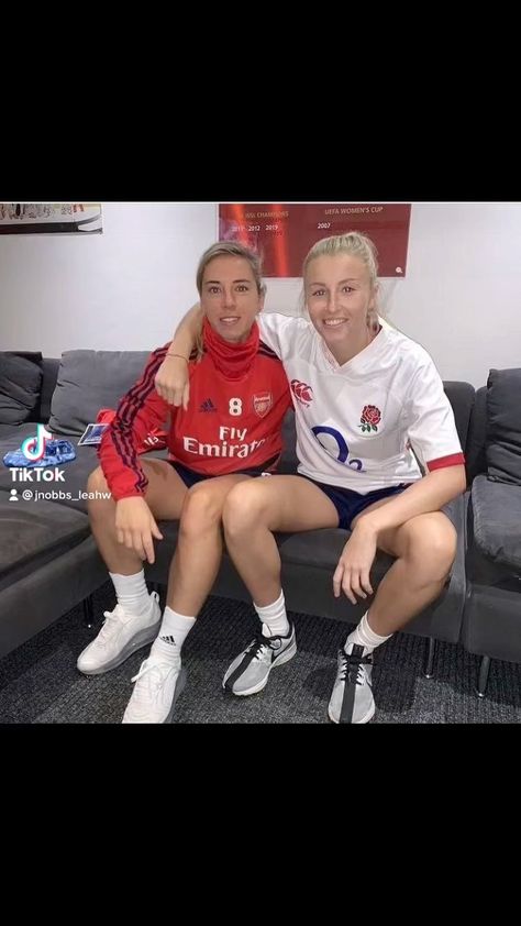 Jordan And Leah, Leah Williamson Jordan Nobbs, Leah Williamson And Jordan Nobbs, D1 Basketball, Woso Football, Woso Couples, Jordan Nobbs, Beth Mead, England Lionesses