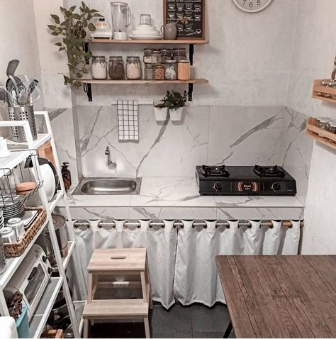 Small Condo Kitchen, Kitchen Decor Collections, Tiny Kitchen Design, Simple Kitchen Design, Small House Decorating, Small Kitchen Decor, Dorm Room Inspiration, Kitchen Interior Design Decor, Kitchen Design Plans