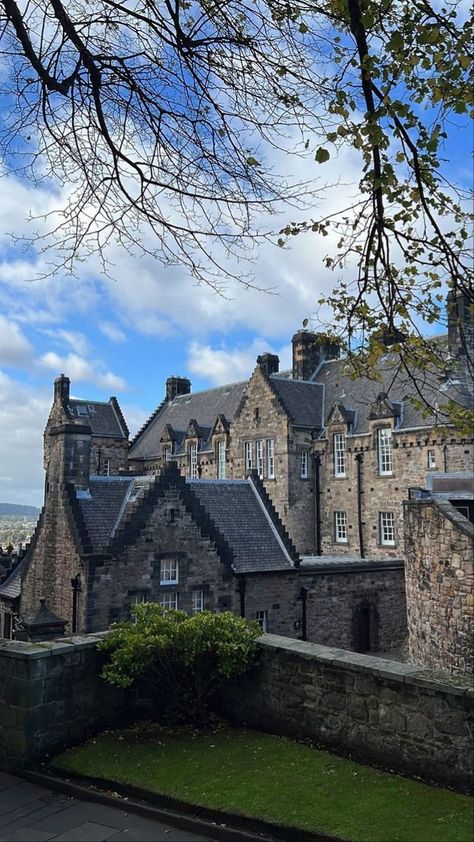 Aesthetic Edinburgh, Uk Aesthetic, Scotland Aesthetic, Moving To Scotland, Edinburgh Uk, Edinburgh Travel, Scotland Forever, Pinterest Photography, Manchester England