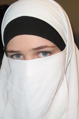 Half Niqab, Hijab Niqab, Beautiful Muslim Women, Islamic Clothing, Niqab, Easy Tutorial, Muslim Women, Dress Code, Sewing Dresses