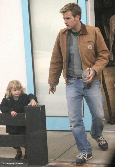 Ewan Mcgregor Young, Mark Renton, Carhartt Jacket Outfit, Carhartt Outfit, Carhartt Detroit Jacket, Carhartt Detroit, Hot Dads, Trainspotting, Street Fashion Men Streetwear