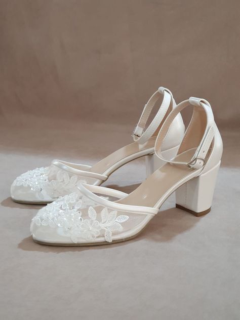 Comfortable Wedding Heels, Winter Wedding Shoes, Bride Heels, Bridal Shoes Low Heel, Wedding Shoes Vintage, Wedding Shoes Low Heel, Shoes Bride, Wedding Shoes Comfortable, Ivory Wedding Shoes