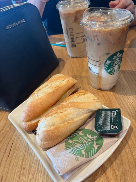 #desayuno #starbucks #breakfast Starbucks Breakfast, Starbucks Recipes, Scene Design, Breakfast Foods, Lungs, Star Girl, Breakfast Recipes, Drinks, Collage