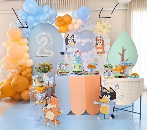 Bluey-themed dessert table and sweet treats featuring Bluey characters and balloon decorations Bluey Birthday Party Ideas, Bluey Characters, Bluey Birthday Party, Bluey Party, Baby Birthday Themes, Bluey Birthday, Birthday Themes For Boys, Themed Desserts, Birthday Party Theme Decorations