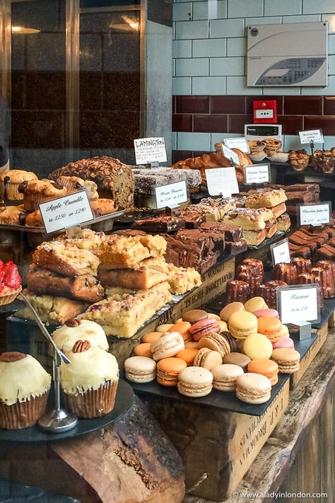 Pastries at Exmouth Coffee in Whitechapel, London London Vibes Aesthetic Food, West London Yummy Mummy Aesthetic, London Cafes Aesthetic, Cafe Inspo Aesthetic, Food In London Aesthetic, Cool Places In London, London Pastries, London Things To Do, London Cafe Aesthetic