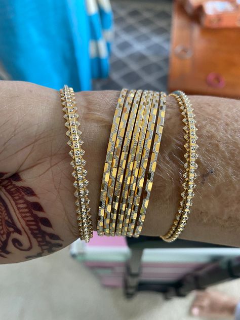 Rodium Bangles Gold Latest, Rodium Bangles Gold, Gold Bangle Design, Bangles Collection, Colourful Wallpaper, Bangle Design, Antique Necklaces Design, Antique Necklaces, Small Ornaments