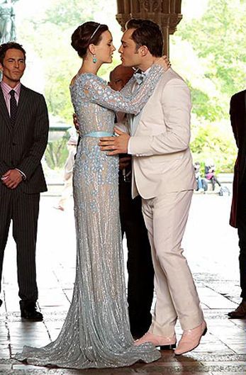 Gossip Girl Wedding, Chuck And Blair, Runaway Bride, Iconic Weddings, Wedding Dresses For Girls, Strapless Gown, A Line Gown, Big Fashion, Wedding Moments