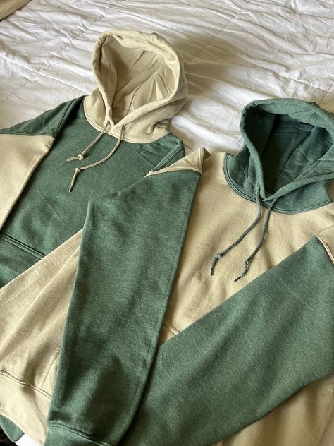 These pullovers combine comfort and style with a Kangaroo pocket hoodie design. And here's the best part: when you purchase one of our Matching Colorblock Hoodies, you're actually getting two hoodies for the price of one! This is the perfect gift for two. ✅ FEATURES: ➢ Easy care  ➢ Comfortable & Durable ➢ Kangaroo Pocket Design ➢ Choose unique color combinations. ✅  SPECIFICATIONS:  ➢ Item Type: Hoodie ➢ Material: High-Quality Hoodies ➢ Color Choice: Customizable Color Options ✅ SIZE:  Small - 5XL  ✅ DISCLAIMER:  I am a one-woman show so please understand my 2-3 week shipping time frame. Please order with a flexible timeline in mind as I cannot guarantee that I can meet your deadline. 💚 Thank You for Choosing MonRayDesigns 💚 Cute Matching Hoodies, Matching Gift Ideas, Hoodies Green, Matching Stuff, Color Block Hoodie, Colorblock Hoodie, Patchwork Hoodie, Layered Hoodie, Matching Hoodies