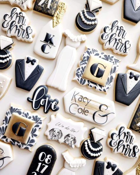 White Cookies Decorated, Black And White Wedding Cookies, White Cookies, 40th Anniversary Party, Anniversary Cookies, Black And White Cookies, Wedding Renewal, Wedding Vows Renewal, Cookies Decorated