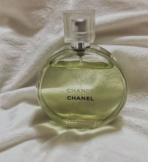 Chanel Chance Eau Fraiche, Mint Green Aesthetic, Sage Green Wallpaper, Perfume Bottle Design, Perfume Collection Fragrance, Chanel Perfume, Perfume Scents, Perfume Lover, Aesthetic Colors