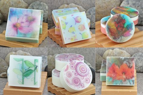 How to use Water Soluble Paper to Embed in Glycerin Soap Tutorial from Alaiyna B. Bath and Body Glycerine Soap Diy, Glycerin Soap Recipe, Soap Making Tutorials, Bath Diy, Bath Balms, Water Soluble Paper, Mp Soap, Savon Diy, Glycerin Soap Base