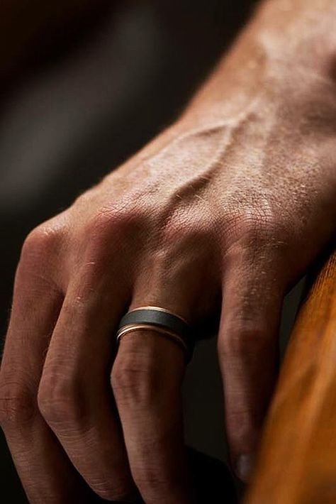 Black Wedding Band, Black Wedding Rings, Ring Trends, Men's Wedding Ring, Fashion Unique, Tungsten Wedding Bands, Matching Wedding Bands, Wolfram, Styl Boho