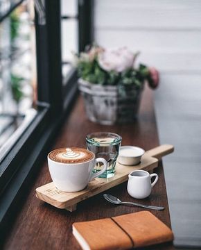 13 ways to reduce stress and lead a less hectic life Coffee Board, Coffee Culture, Coffee Photography, Food Blogs, Coffee Latte, A Cup Of Coffee, But First Coffee, Coffee Cafe, Latte Art