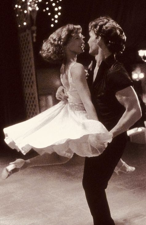 Patrick Swayze Dirty Dancing, Dirty Dancing Movie, I Love Cinema, Patrick Swayze, Dancing Aesthetic, Dirty Dancing, Old Love, Romantic Movies, Romance Movies