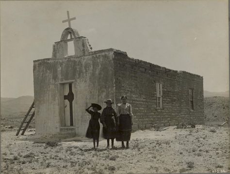 Mexico Pictures, New Mexico History, New Mexico Homes, Abandoned Churches, Mexico History, Abandoned Church, Church Pictures, New Mexico Usa, Country Church