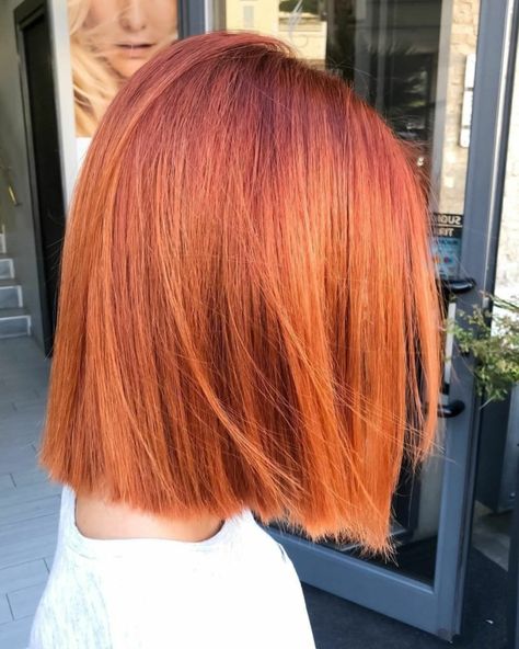 Cooper Haarfarbe Bobfrisuren wieder im Trend Straight Hair Cuts, Bright Red Hair, Straight Bangs, Bob Haircut For Fine Hair, Copper Hair Color, Short Straight Hair, Haircuts For Fine Hair, Ginger Hair, Shoulder Length Hair