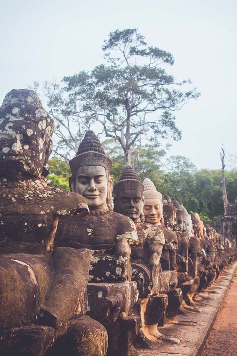 How to spend 48 Hours in Siem Reap | Cambodia Travel / Things to do in Siem Reap / Angkor Wat / Siem Reap Temples / Where to Eat in Siem Reap / Siem Reap Restaurants / Where to Stay in Siem Reap #Cambodia #SiemReap #cambodiatrip #southeastasia Angkor Wat Cambodia, Angkor Thom, Khmer Empire, Cambodia Travel, Siem Reap Cambodia, Travel Things, Scenic Photography, My Goals, Asia Destinations