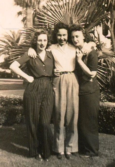 1940s vintage Photo/Snapshot of women in trousers/ pants / 1940s Fashion Inspiration #1940s #1940sfashion #pants #trousers #vintagestyle #vintagephotography 1940s Workwear Women, 1940s Working Women, 1940s Aesthetic, Wwii Fashion, 40s Outfits, Radium Girls, 1940s Women, 1940s Woman, Blithe Spirit