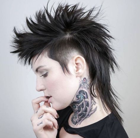 Short Punk Hair, Undercut Hairstyle, Undercut Hairstyles Women, Mullet Haircut, Long To Short Hair, Mullet Hairstyle Women, Mohawk Hairstyles, Punk Hair, Hair Tattoos