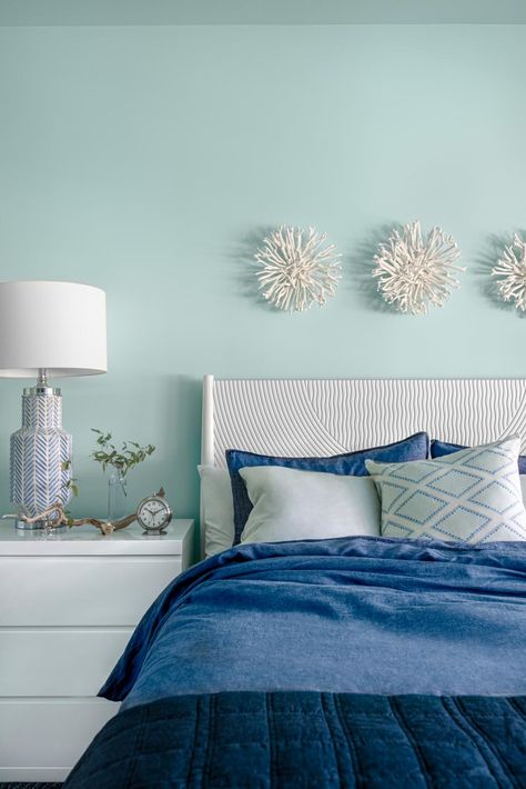 Bedroom Color Ideas, Aqua Bedrooms, Blue Bedroom Walls, Best Bedroom Colors, Bedroom Turquoise, Neutral Bedroom Decor, Teal Bedroom, Hgtv Dream Home, Bedroom Wall Colors