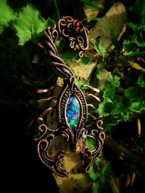 Scorpio Pendant, Wire Animals, Wire Spider, Wire Projects, Beautiful Beaded Jewelry, Wire Wrap Jewelry Designs, Animal Symbolism, Metal Craft, Wire Jewelry Designs