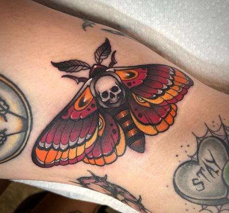 Filler Tattoo Designs, Traditional Moth Tattoo, Gap Filler Tattoo, Moth Tattoo Design, Bug Tattoo, Elbow Tattoos, Tattoos Geometric, Moth Tattoo, Tatuaje A Color