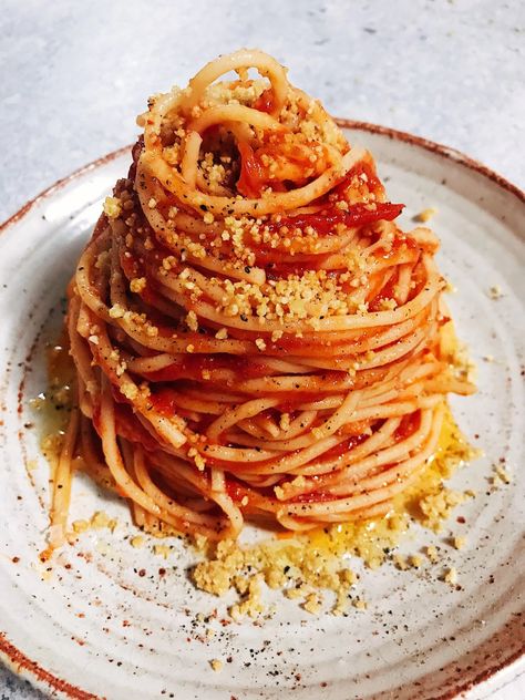 Spaghetti Pomodoro, Bowl Of Spaghetti, Pomodoro Recipe, Spaghetti Al Pomodoro, Flaky Salt, Lemon Pasta, Vegan Parmesan, Spaghetti Pasta, Italian Kitchen