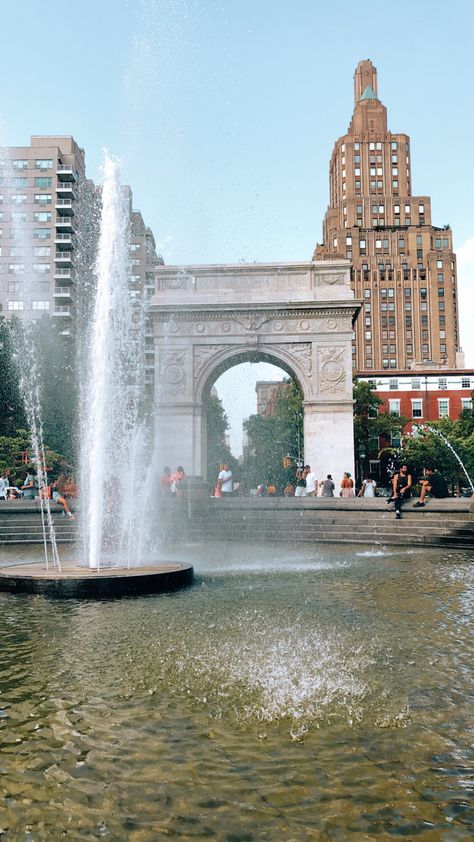 Herald Square Nyc, Manhattan Aesthetic, Washington Square Park Nyc, Nyc Summer, Washington Square Park, Washington Square, Square Garden, Insta Stories, Aesthetic Summer