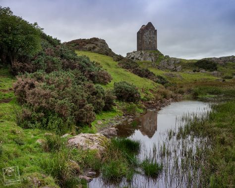 Smailholm Tower, Kelso, Scottish Borders, Scotland, UK Kelso Scotland, Dnd Places, Scottish Scenery, Uk Castles, Environment Reference, Beautiful Scotland, Scottish Borders, Scotland Uk, Dream Places