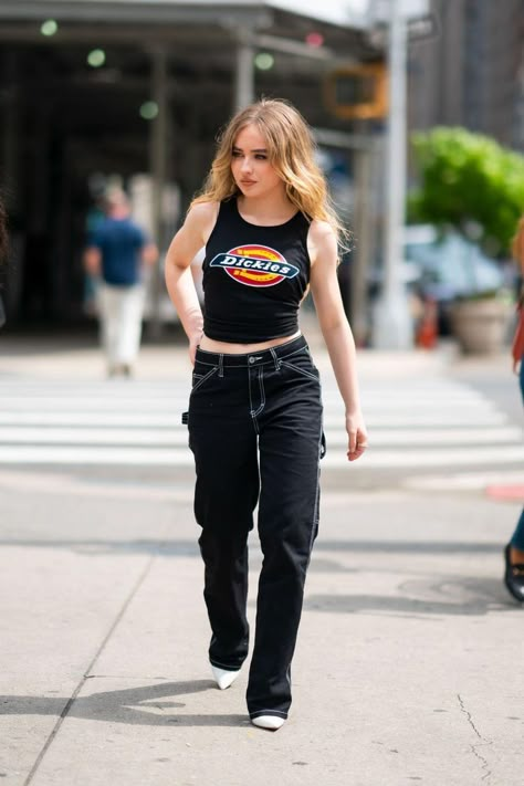 Sabrina Carpenter Style, Sabrina Carpenter Outfits, Famous Outfits, Girl Meets World, Tall Girl, 인물 사진, Nicki Minaj, Sabrina Carpenter, Outfits Casuales